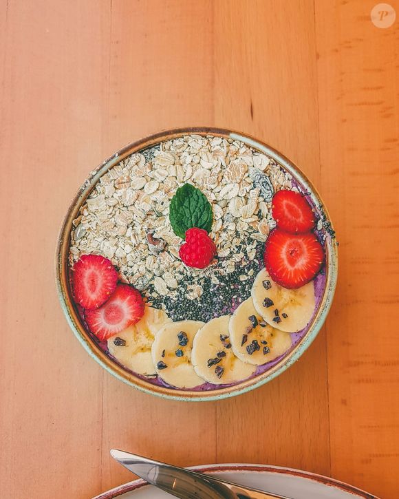 Além de colaborar para o funcionamento do intestino, a aveia também ajuda a reduzir os níveis de colesterol em até 10%