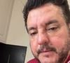 O cantor sertanejo Bruno contou que um rádio de sua casa ligou sozinho e começou a tocar uma música de Rick e Renner