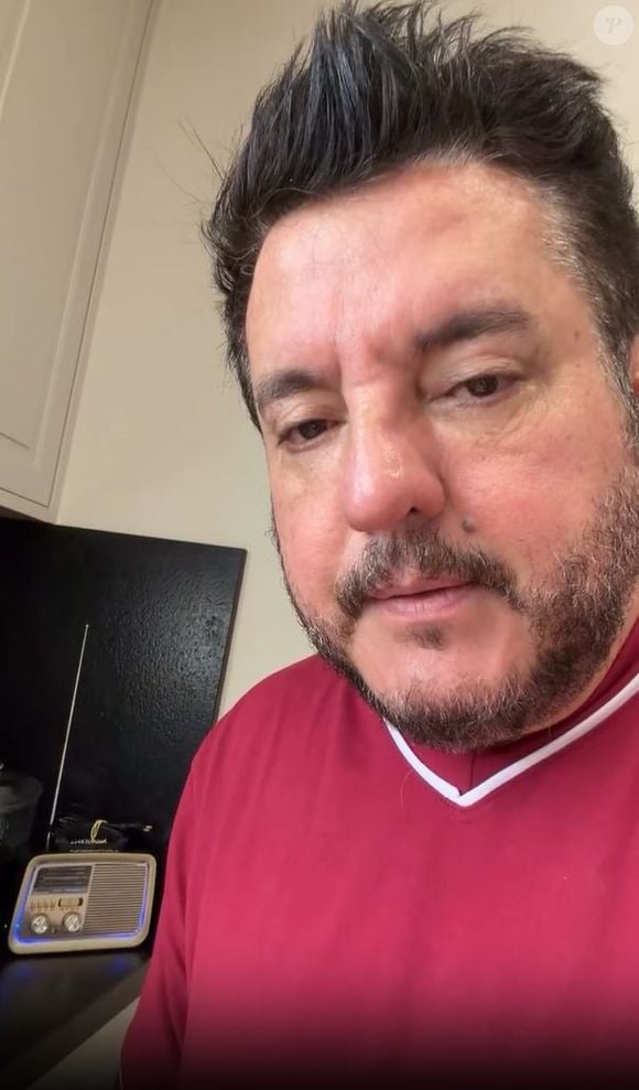 O cantor sertanejo Bruno contou que um rádio de sua casa ligou sozinho e começou a tocar uma música de Rick e Renner