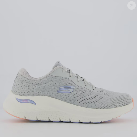 Mais suporte, mais estabilidade: modelo da Skechers Arch Fit conquista quem busca conforto reforçado no dia a dia