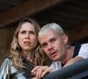 Daphne Bozaski elogia colega de elenco de 'Três Graças', Vinicius Teixeira: "Foi um projeto de tantos encontros bonitos. Preciso deixar minha gratidão principalmente ao Vinicius Teixeira, meu bandido, que abraçou Daphne e Lucélia até o último minuto", declarou.