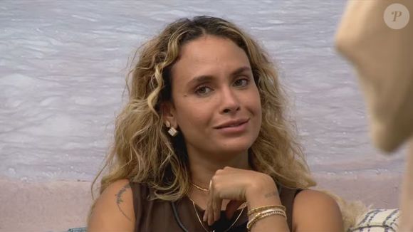 Estrategista e jogadora, Sarah Andrade também tem chamado atenção por uma atitude inusitada de sorrir depois de quase todas as frases