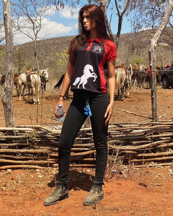 Morte de Gabrielly Moreira, a Rainha da Cavalgada: amiga de 18 anos apresentou duas versões completamente diferentes para o caso