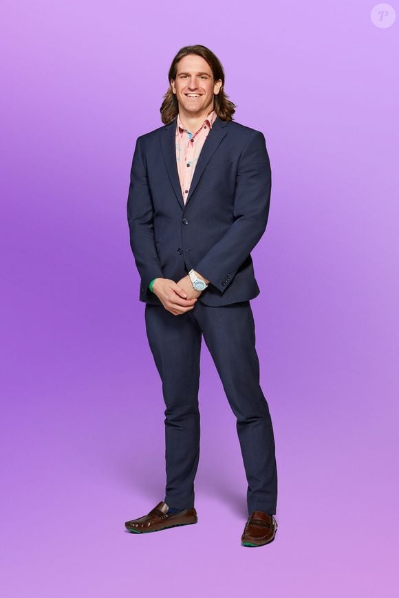 Joey, 35 anos e é Médico Associado