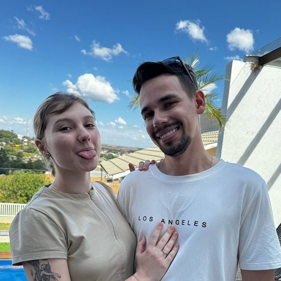 Lucas Borbas e Isabel Veloso postaram um texto de agradecimento à equipe que cuidou de Arthur na UTI