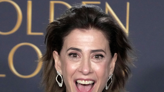 Fernanda Torres totalmente presenteada! Com valor que chega a R$ 6 milhões, mimos do Globo de Ouro incluem lifting facial e viagem de luxo