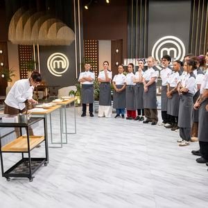 Os 18 participantes do ‘MasterChef Profissionais 2026’ estrearam na Band com provas de alta dificuldade, muita pressão e a missão de conquistar o público
