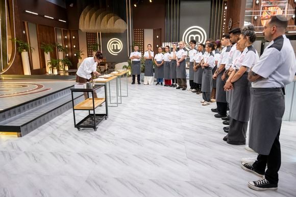 Os 18 participantes do ‘MasterChef Profissionais 2026’ estrearam na Band com provas de alta dificuldade, muita pressão e a missão de conquistar o público
