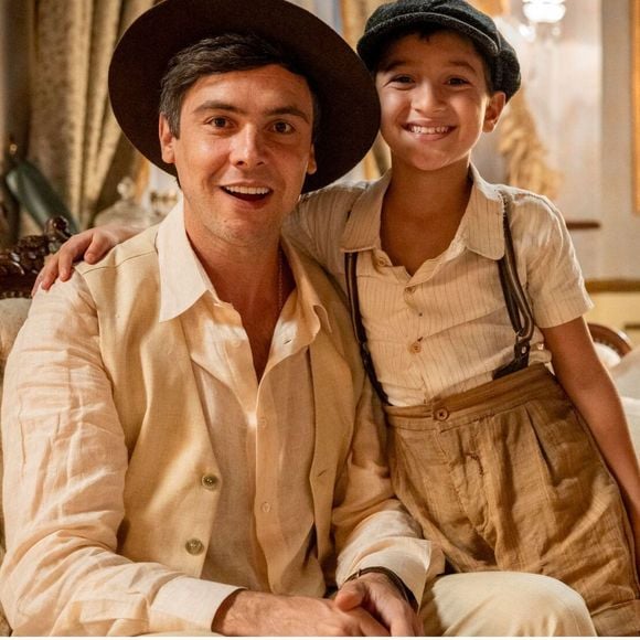 Candinho (Sergio Guize) fica a um passo de encontrar o filho, Samir ( Davi Malizia ), mas Simba vai morar com milionário no lugar do menino