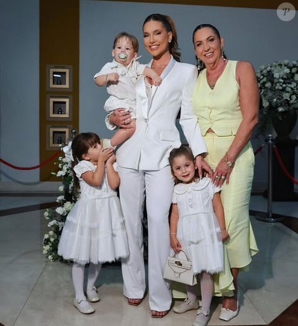 Após a separação de Zé Felipe, Virgínia mora com a mãe e os filhos