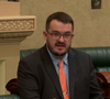 Em seu primeiro discurso no parlamento, Jason Virgo chocou todos ao revelar ser gay e ter um namorado imigrante muçulmano