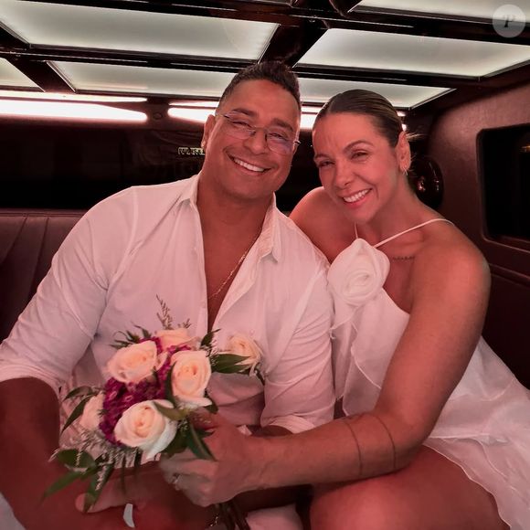 Xanddy Harmonia e Carla Perez renovaram votos com uma cerimônia intimista em Las Vegas