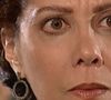 Janete (Angela Vieira) e Rosana (Carolina Kasting) não deixam Giuliana entrar para ver a filha e ela manda um recado por Mariana (Tania Bondezan): encontrou o filho.