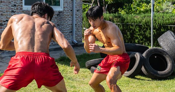 'Cães de Caça': 2 jovens boxeadores entram no mundo dos empréstimos ilegais para pagar dívidas e enfrentam agiotas cruéis