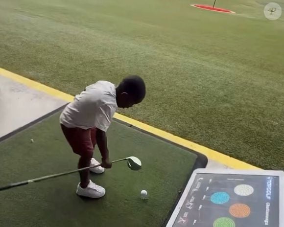 O terceiro episódio aconteceu durante um passeio da família em um campo de golfe. Depois de errar algumas tacadas e demonstrar certa frustração, Keyne resolveu pegar a bola com a mão e saiu correndo para uma área restrita de treinamento, ignorando os avisos dos funcionários do local