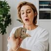 Uma aposentada ganhou aproximadamente R$ 425 milhões na loteria, mas perdeu tudo uma semana depois por causa de um aplicativo