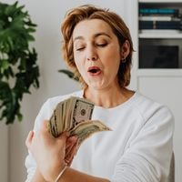 Uma aposentada ganhou aproximadamente R$ 425 milhões na loteria, mas perdeu tudo uma semana depois por causa de um aplicativo