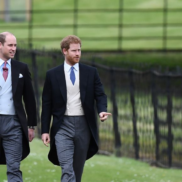 Prima de terceiro grau de Príncipe William e Príncipe Harry, a estudante Rosie Roche foi encontrada morta em casa na segunda-feira passada (14)