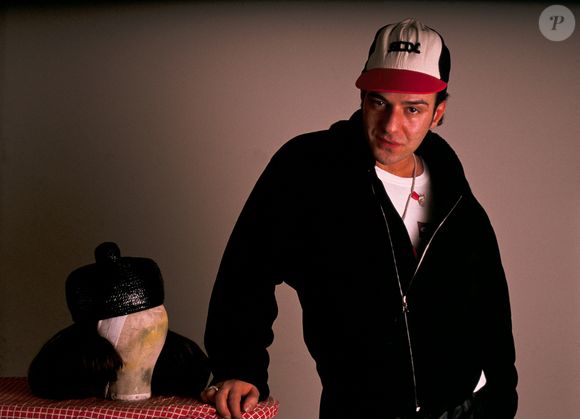 Do escândalo à consagração: John Galliano ganha exposição inédita no Met Gala 2027 e reacende debate sobre legado e cancelamento