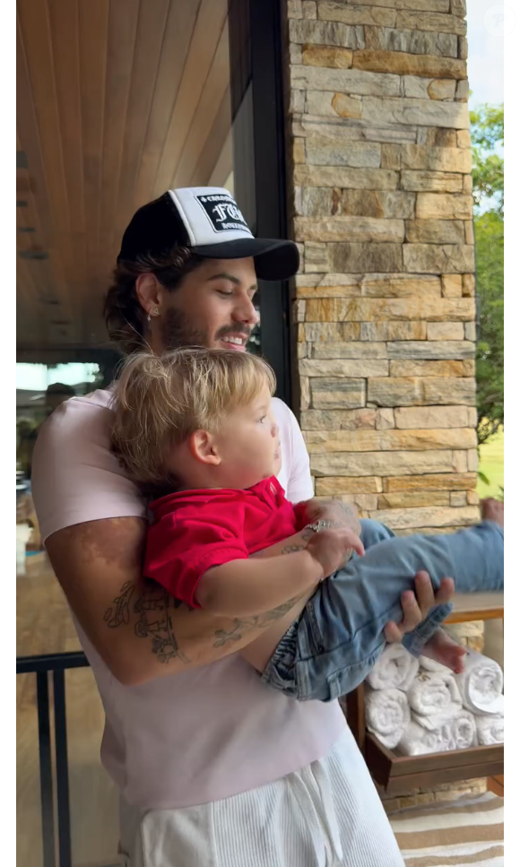 Ana Castela recebeu a visita de Zé Felipe e os filhos do cantor com Virgínia Fonseca em sua casa neste domingo (07)