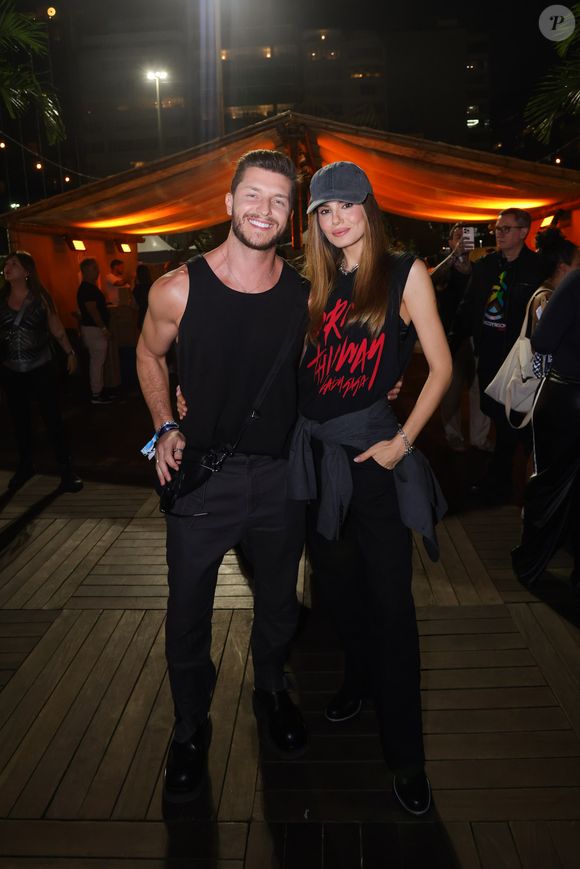 Show da Lady Gaga no Rio: Camila Queiroz e Klebber Toledo posaram apaixonadinhos e de all black no evento