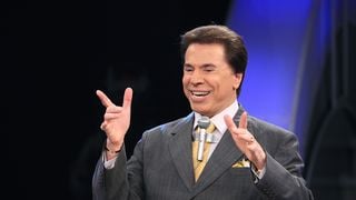 Quase ninguém sabe, mas Silvio Santos fazia ritual inusitado só de camisa e cueca no camarim do SBT antes das gravações