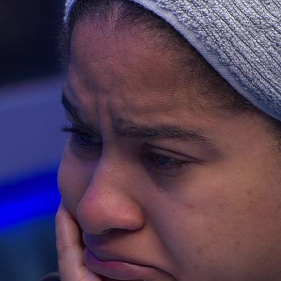 Milena, do 'BBB 26', chora por Samira e dá resposta 'atravessada' a Ana Paula