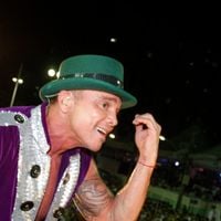 'Vamos viver tudo que a gente puder, porque isso é muito bom. A vida é muito curta': a valiosa lição deixada por Netinho, quase 3 décadas antes da morte por câncer raro; antes da fama, cantor ícone do axé teve infância dolorosa: 'Apanhava muito'