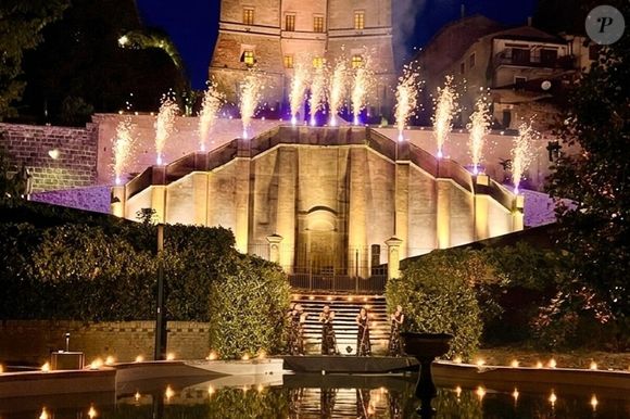 É por isso que ela e sua mãe, Maria Pia, decidiram abrir a residência da família ao turismo, oferecendo acomodações em quartos históricos repletos de antiguidades, onde até Napoleão III já viveu.