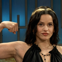 Rosalía, aos 33 anos, sobre sua rotina fitness e alimentação: 'Muitos exercícios com pesos, cardio, peixe e poucas noites de balada. A dança faz parte do meu treino'