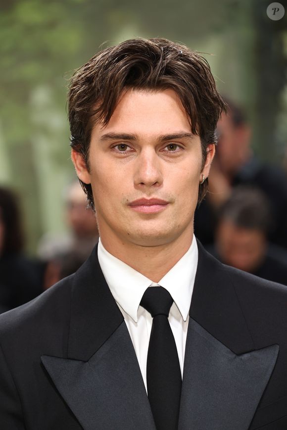 O ator Nicholas Galitzine foi escalado para o papel principal do longa, mas tem alguns filmes de sucesso no currículo