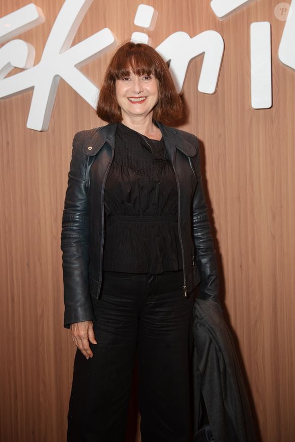 Zezé Polessa também não esqueceu o casaco para enfrentar o frio no 4º dia do Rock in Rio, apostando em um look 'all black' cheio de estilo