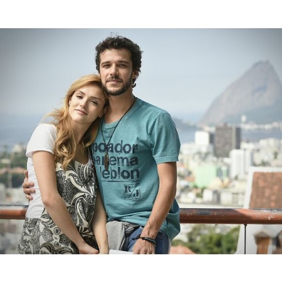 A inspiração surgiu quando Lícia Manzo assistiu ao documentário britânico 'Donor Unknown', que acompanha o reencontro verdadeiro de 12 meio-irmãos nos Estados Unidos, todos concebidos por meio do mesmo doador anônimo.