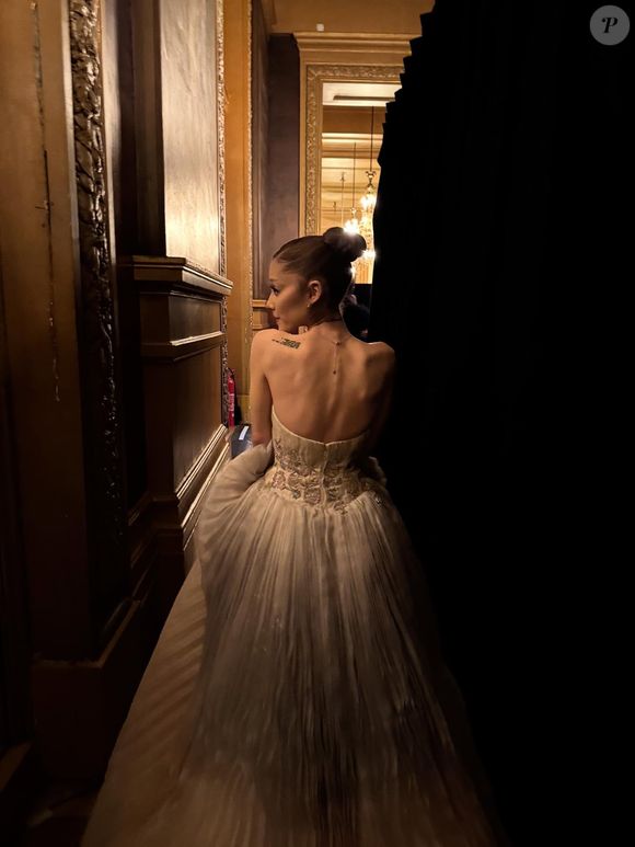 Entre tapetes vermelhos e pressão: família de Ariana Grande se preocupa com sua saúde, e Cynthia Erivo se mantém ao lado da cantora