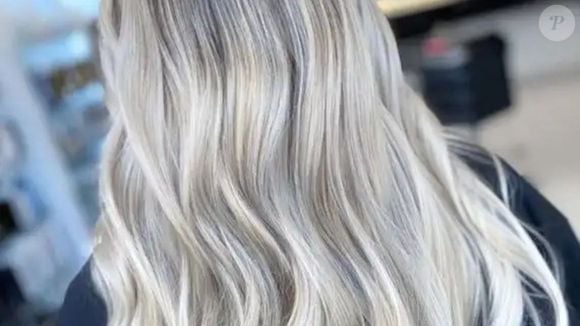 Apostar no ice blonde é uma forma de renovar o visual sem radicalizar no corte
