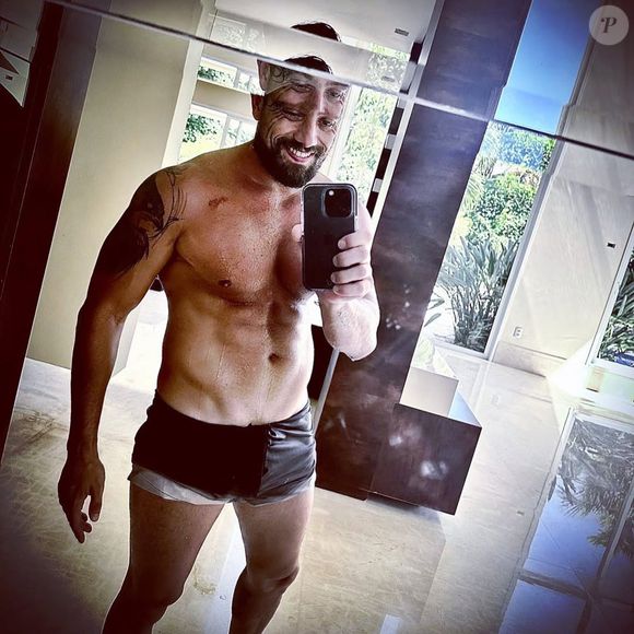 Rafael Cardoso em transição com o corpo mais forte nos últimos anos