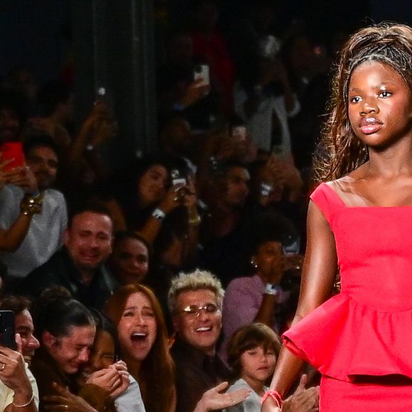 Titi participou do desfile da marca baiana Dendezeiro