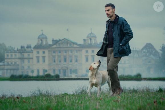 Com 81% de aprovação da crítica no Rotten Tomatoes, 'Magnatas do Crime' tem as duas primeiras temporadas completas disponíveis na Netflix, cada uma com 8 episódio