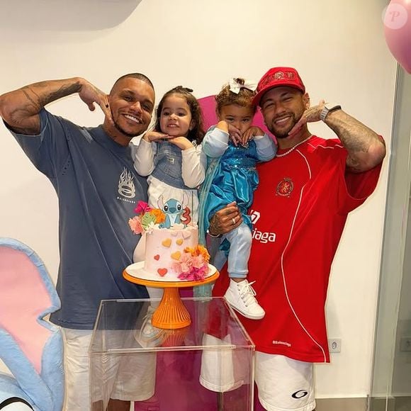 Antonella é filha de Cris Guedes, um dos melhores amigos de Neymar