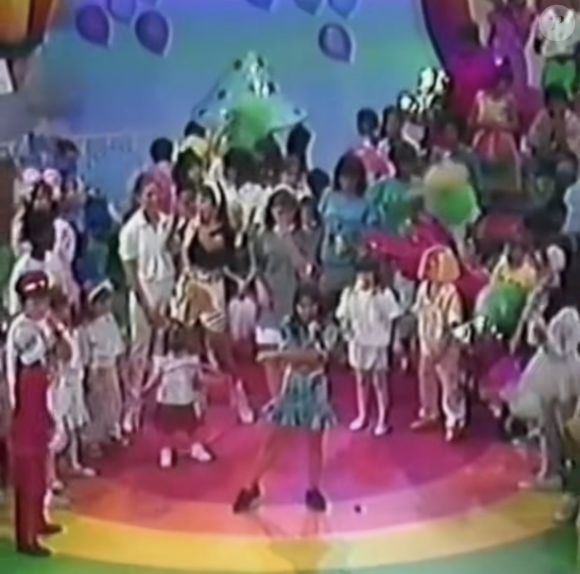 Mara Maravilha relembrou um vídeo do clássico 'Show Maravilha', em que a filha de Silvio Santos subiu no palco para uma perfomance