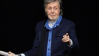 Reflexão de Paul McCartney, hoje aos 84 anos: 'A tristeza não é tristeza, é felicidade vestindo um casaco preto'