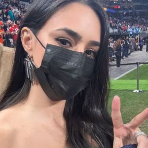 Bruna Biancardi chegou a ir para o jogo da NFL usando máscara para não mostrar a boca