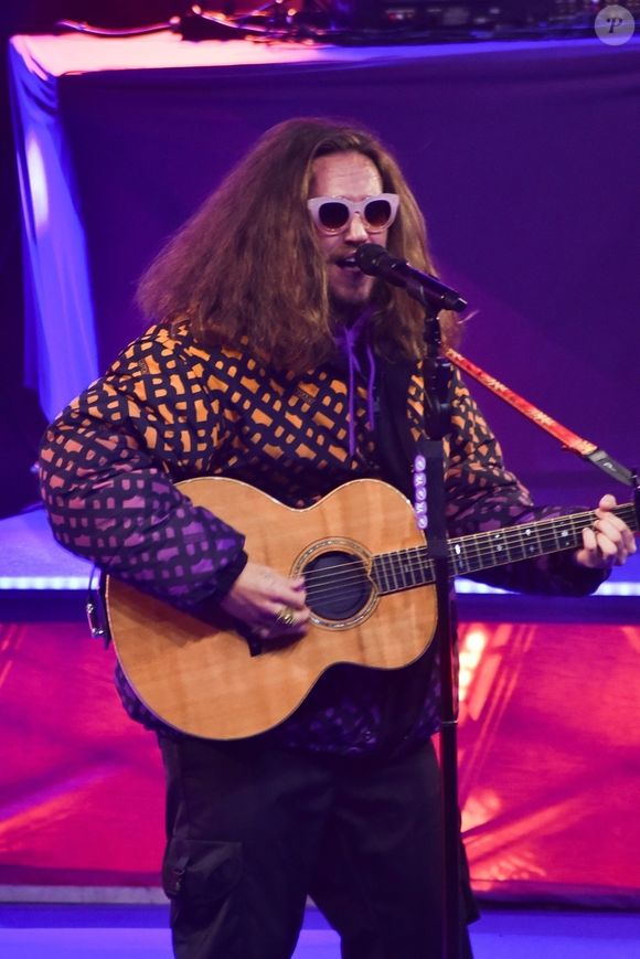 'As Pequenas Grandes Coisas' foi lançado no último dia 25 de abril e conta com 11 músicas