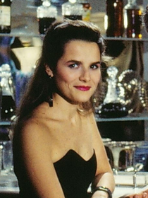 Lançado em 1996, este perfume feminino com aroma limpo que exala requinte e sensualidade no inverno é o favorito da minha tia rica