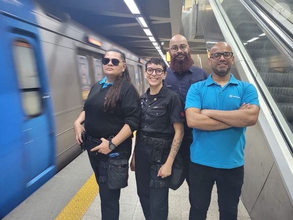 Funcionários do MetrôRio viralizaram com videoclipe improvisado de 'LoveGame' de Lady Gaga