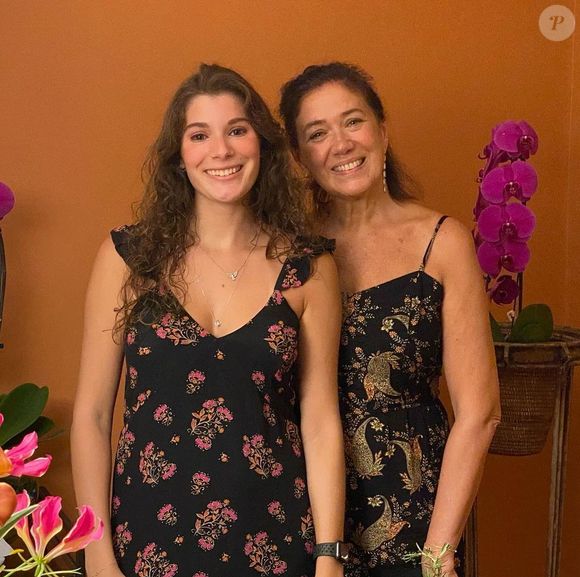 Filha de Lilia Cabral, Giulia fez sua estreia no Enem aos 17 anos, tentando uma vaga no curso de Letras. Mais tarde, seguiria os passos da mãe na atuação.