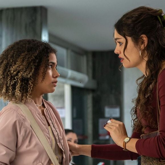 Gerluce sofre com Joélly sendo encaminhada às pressas para o hospital na novela Três Graças de 24 a 29 de novembro de 2025