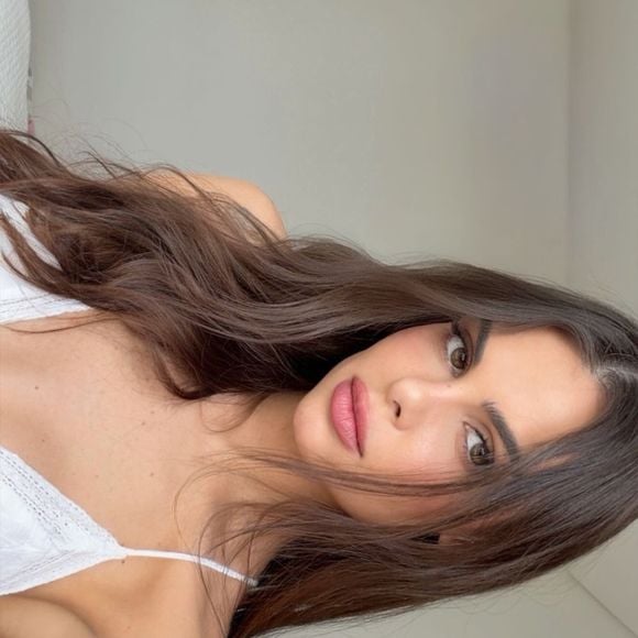 "Ou essa pessoa não é mãe, ou é mais um perfil que não gosta de mim, mas acompanha absolutamente tudo o que eu faço, como se fosse meu maior fã. Até a etiqueta dos looks da minha filha ela corre para conferir", disparou Amanda Kimberlly
