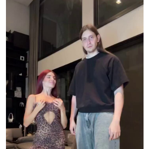 Felca tem 1,97m de altura e na juventude, sonhou em ser atleta, praticando natação, basquete e futebol