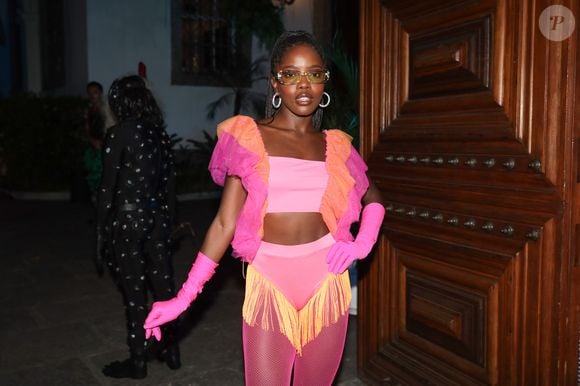 Baile da Arara 2025: Clara Moneke roubou a cena em look pink